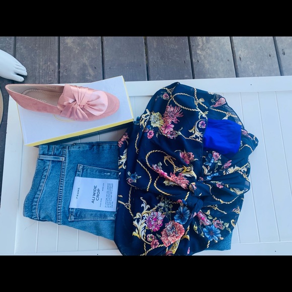 ❣️SALE 3/$25❣️Navy Mixed Floral Cocoon Kimono Swim Cover-Up - Picture 4 of 6